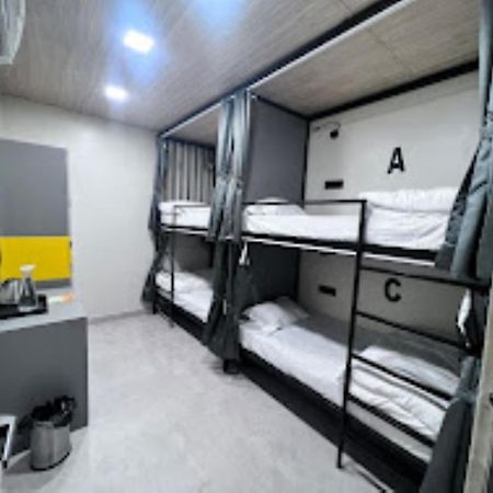 Shanti Inn Dormitory, バラナシ エクステリア 写真