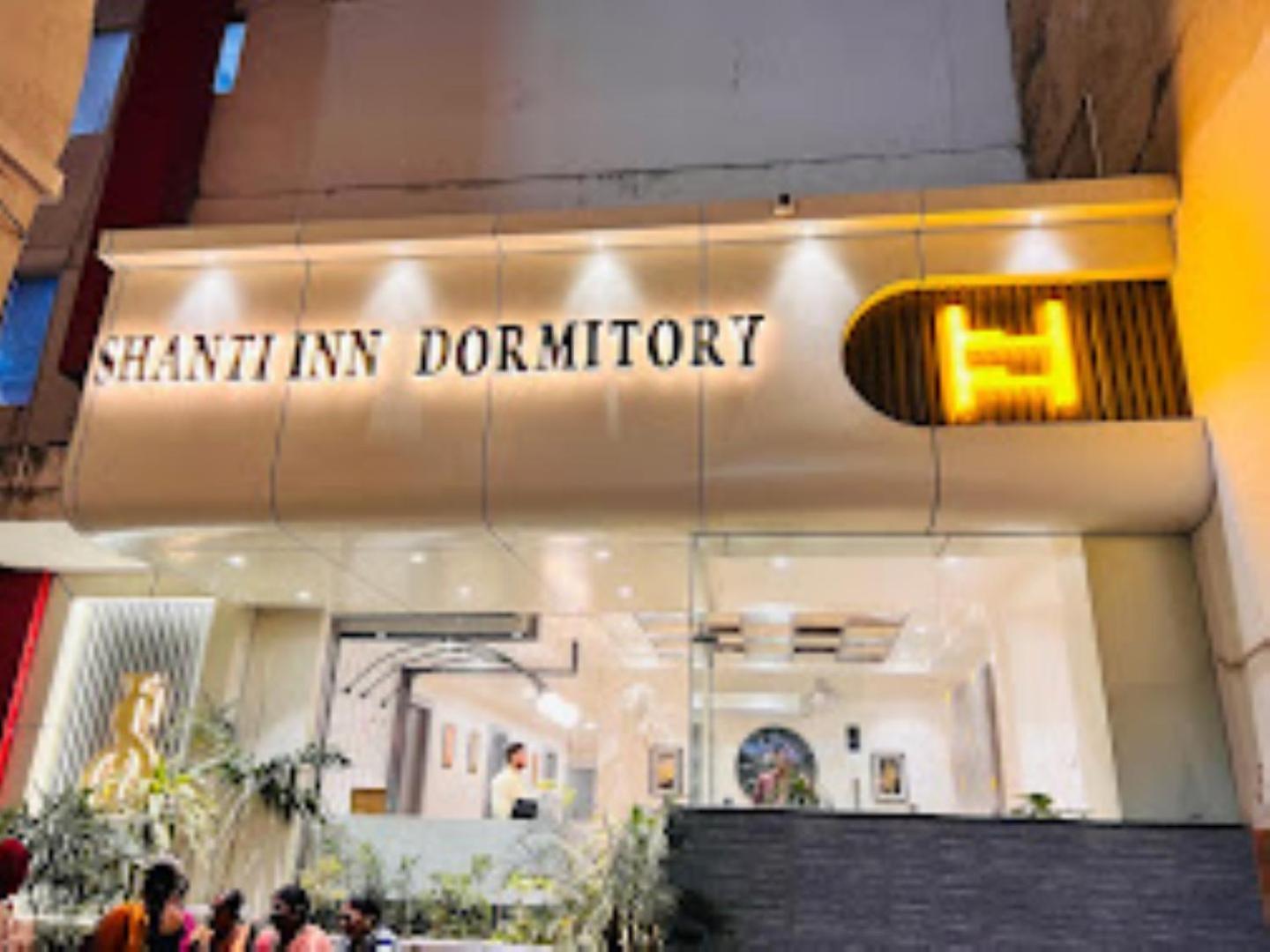Shanti Inn Dormitory, バラナシ エクステリア 写真